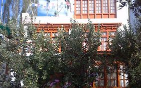 Thangkop House